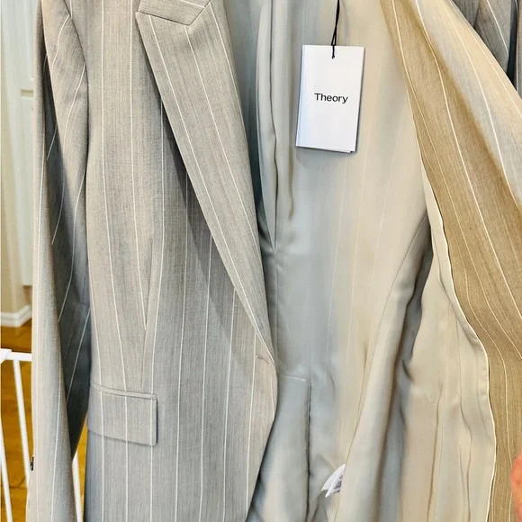 THEORY GRAY PINSTRIPE SUIT JACKET - Picture 2 of 8